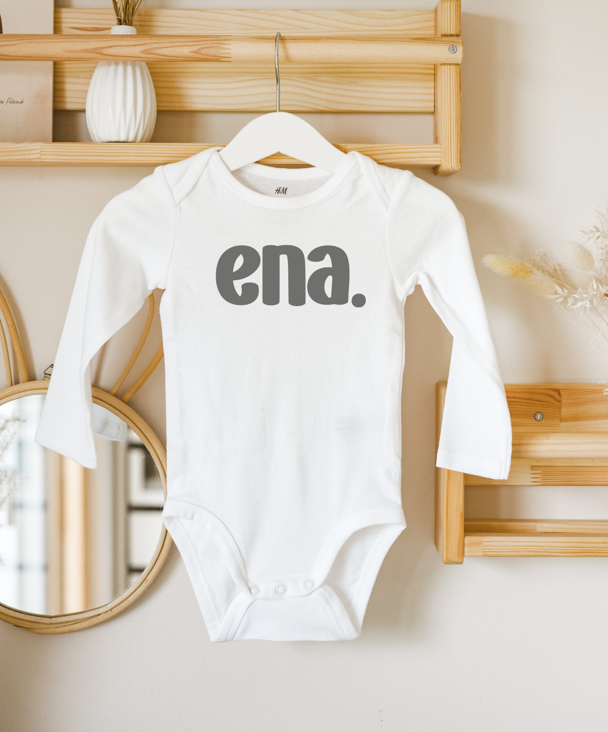 bodi za prvi rojstni dan - ena. 1 bodi za prvi rojstni dan - ena.